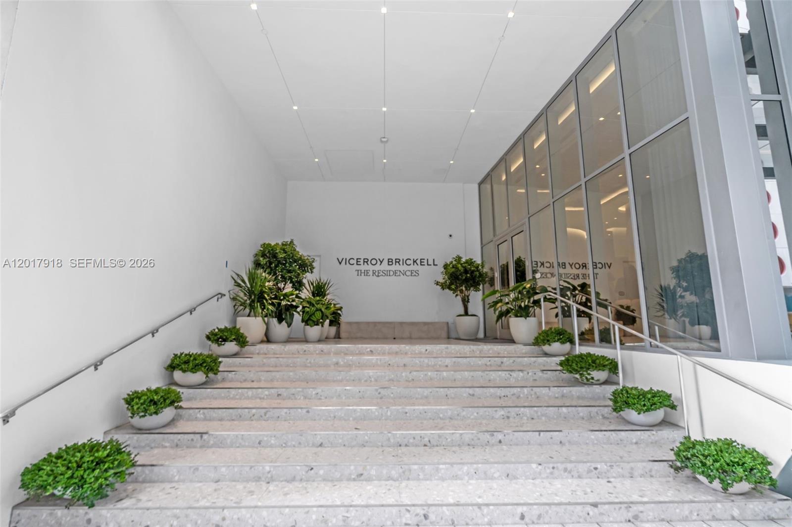 77 SE 5th #1601 Miami, FL 33131
