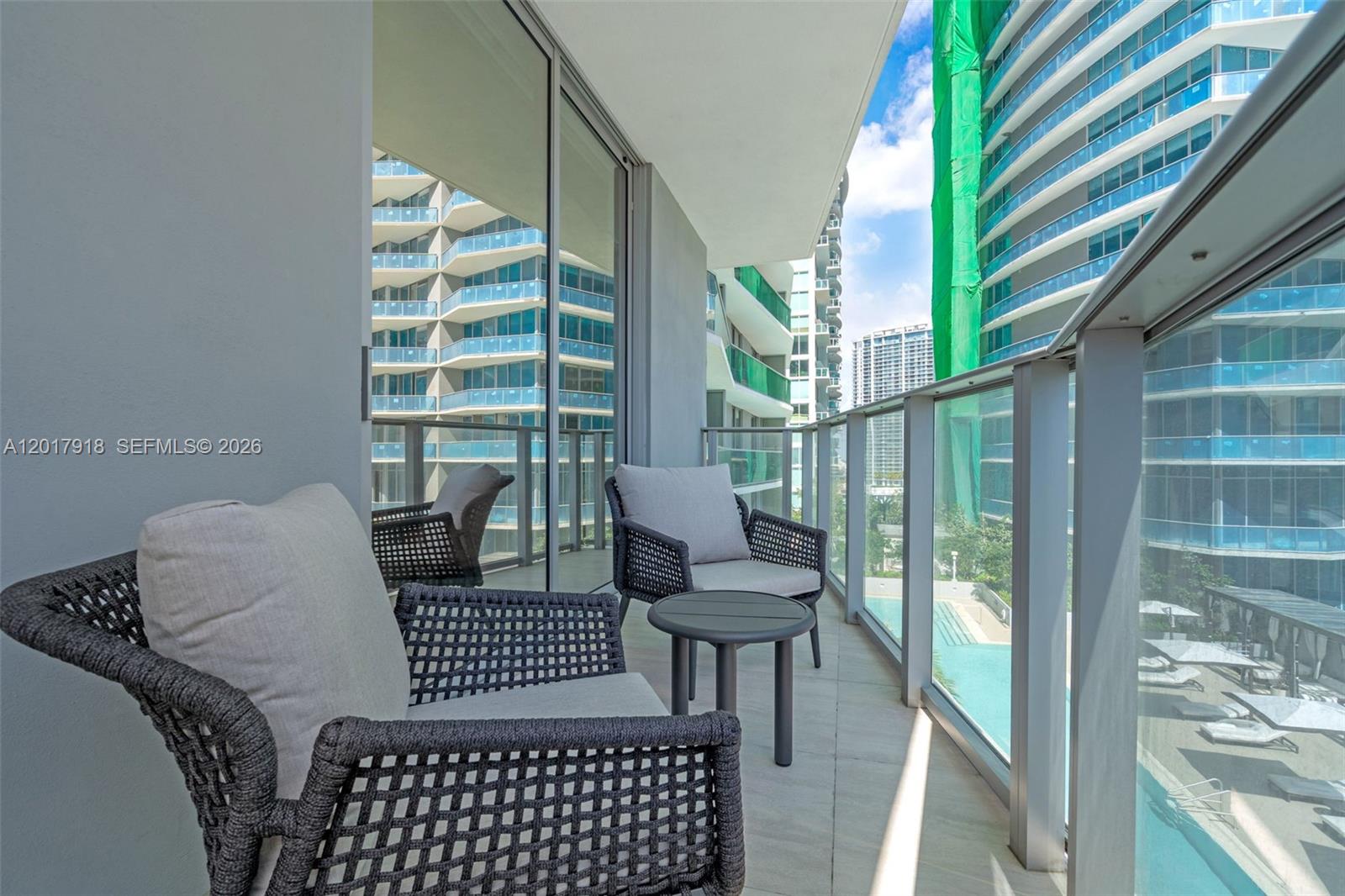 77 SE 5th #1601 Miami, FL 33131