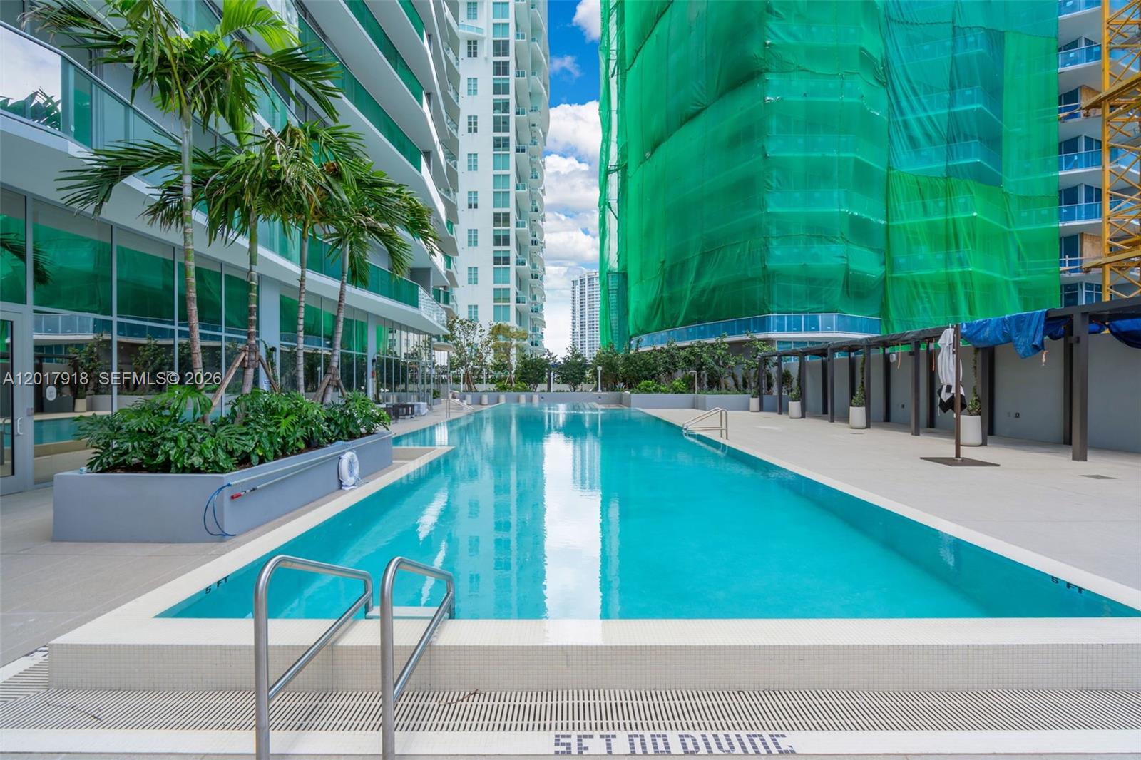 77 SE 5th #1601 Miami, FL 33131