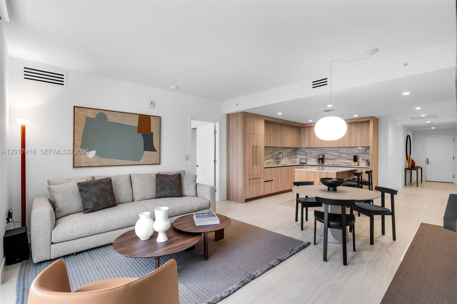 77 SE 5th #1601 Miami, FL 33131