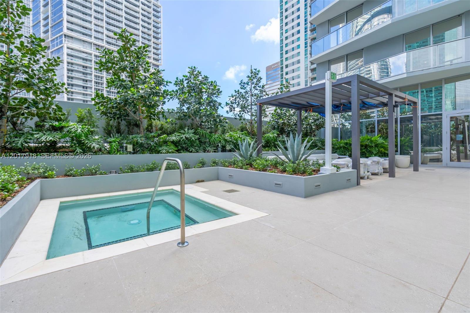 77 SE 5th #1601 Miami, FL 33131