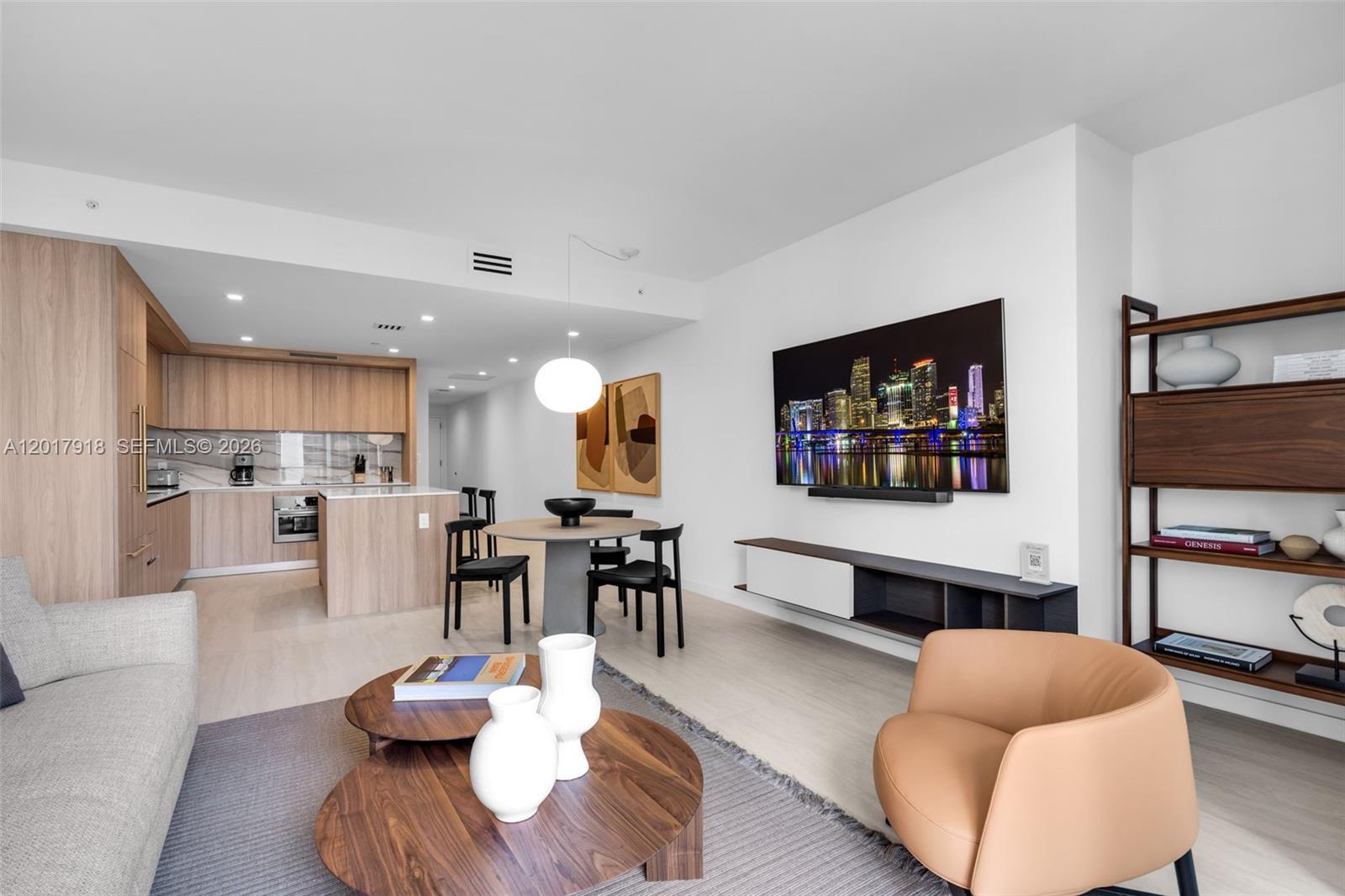 77 SE 5th #1601 Miami, FL 33131