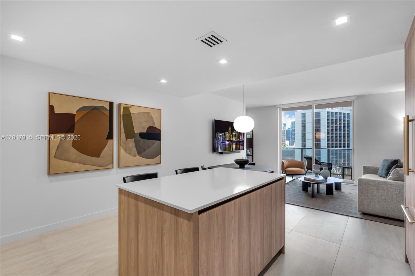 77 SE 5th #1601 Miami, FL 33131