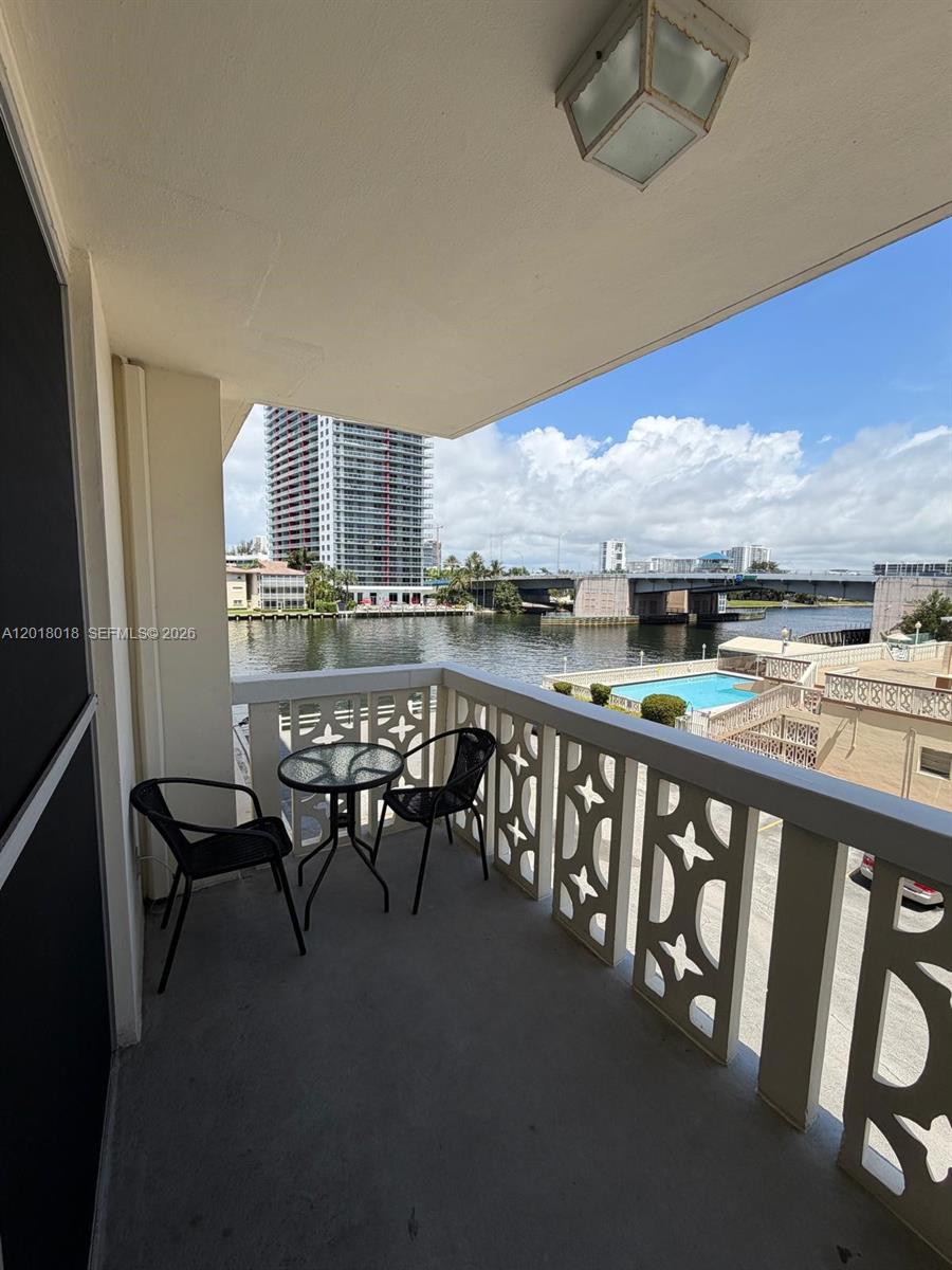 1817 S Ocean Dr #319