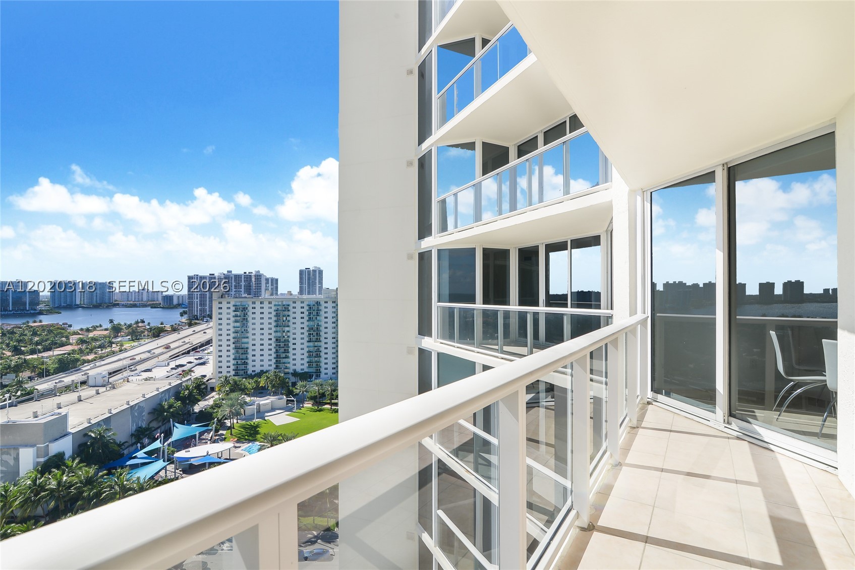 image Ocean One25