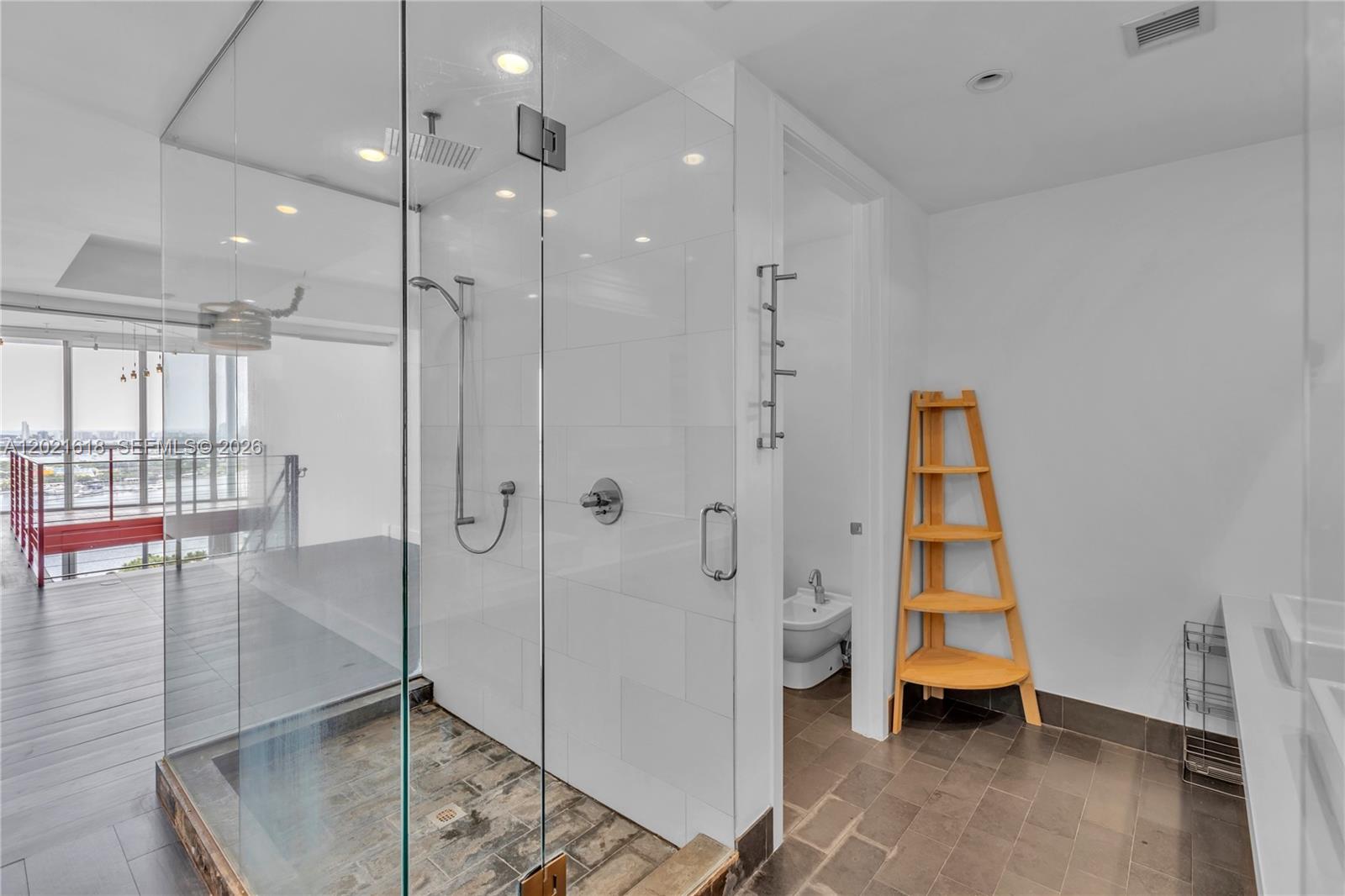 1100 Biscayne Blvd #2706 Miami, FL 33132