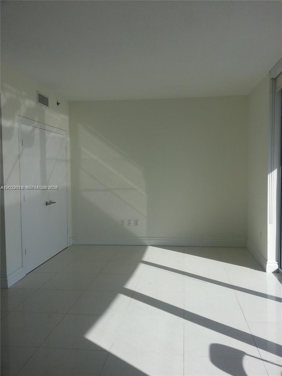image 1060 Brickell - 10601