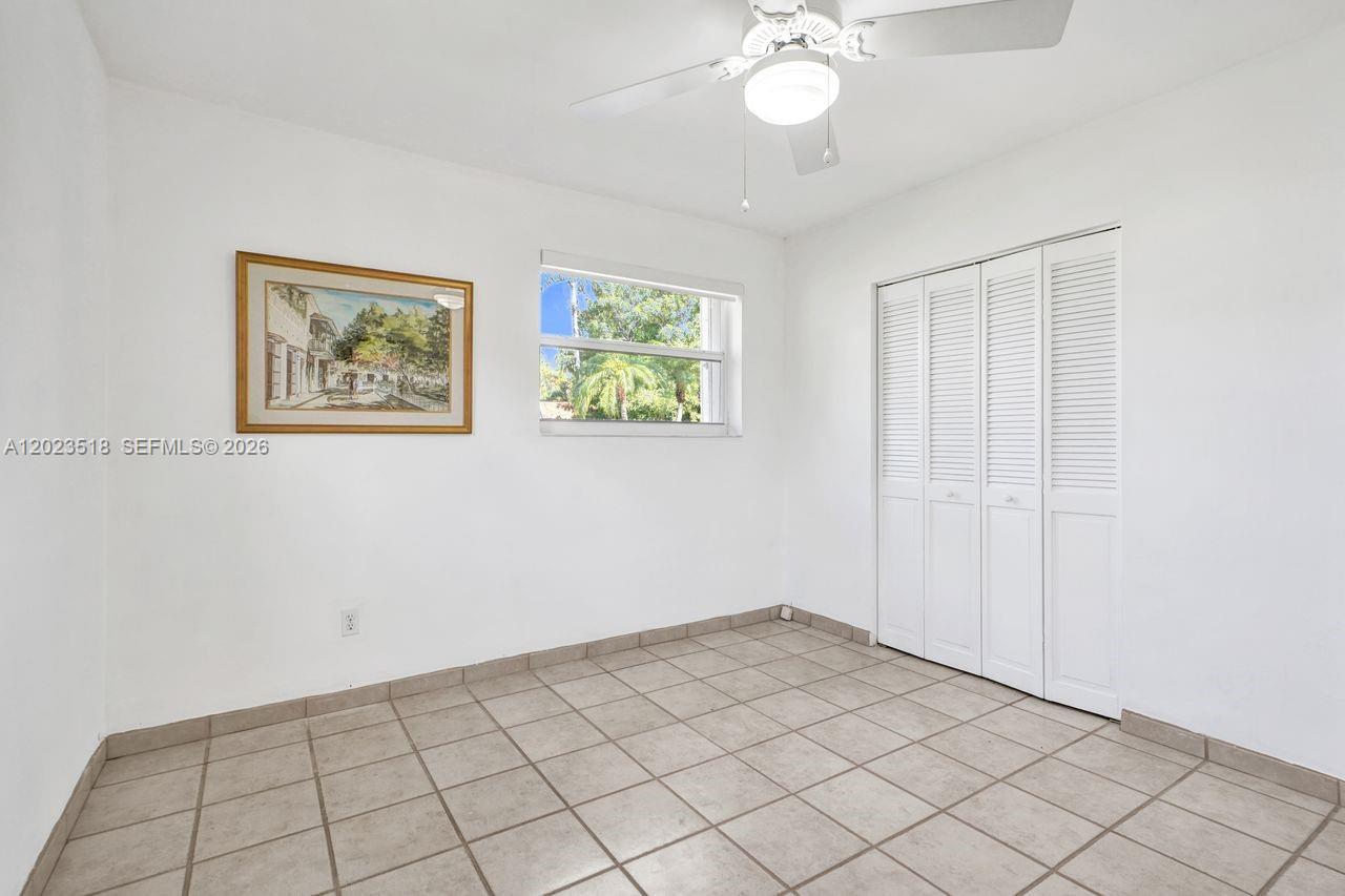 8521 SW 86th Ct Miami, FL 33143