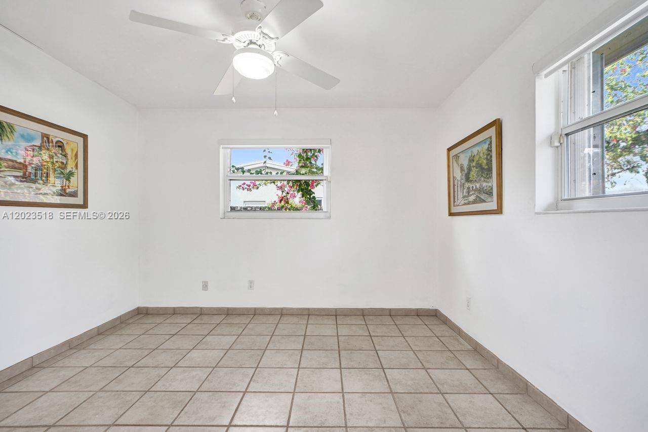 8521 SW 86th Ct Miami, FL 33143