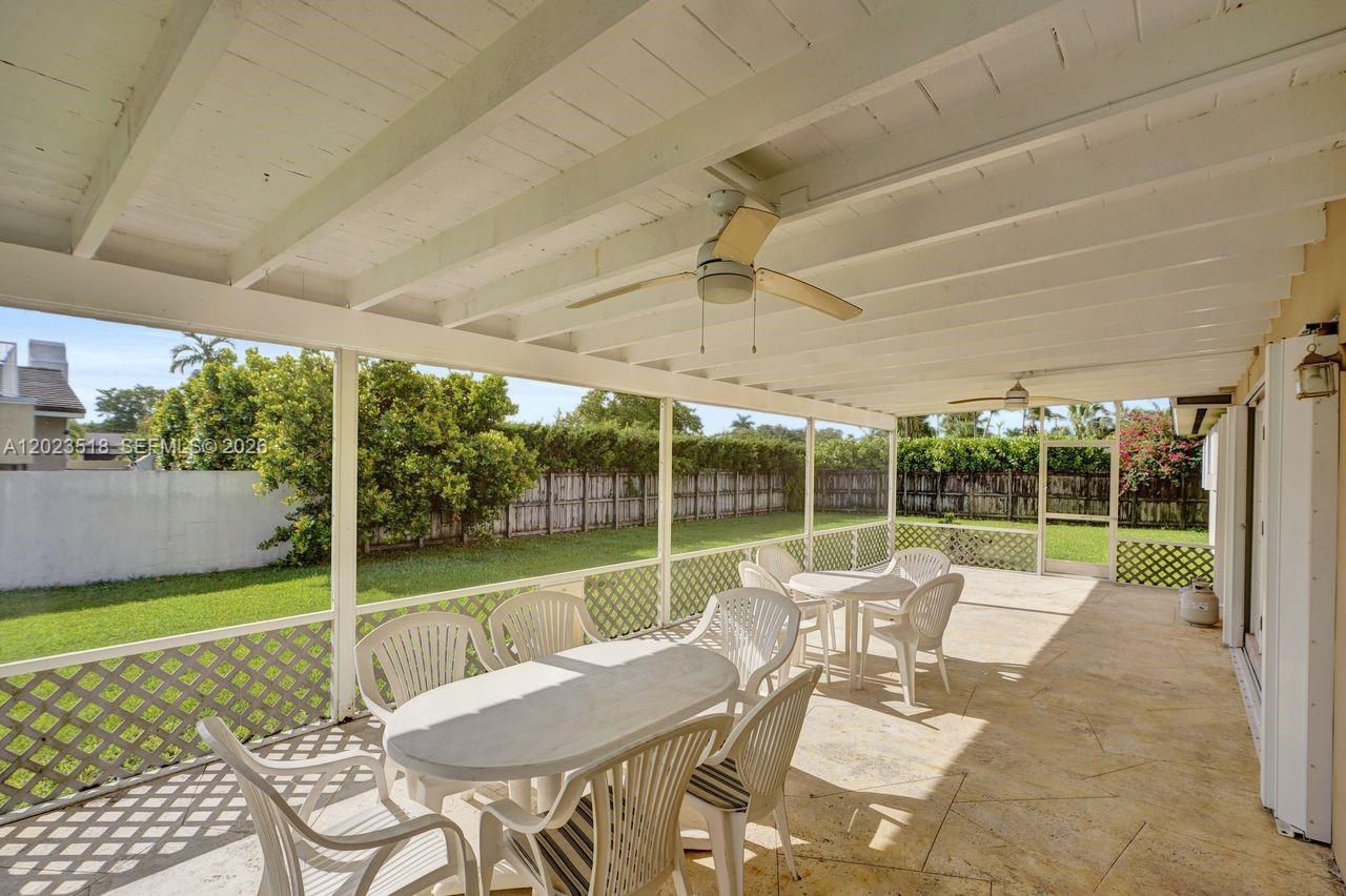 8521 SW 86th Ct Miami, FL 33143