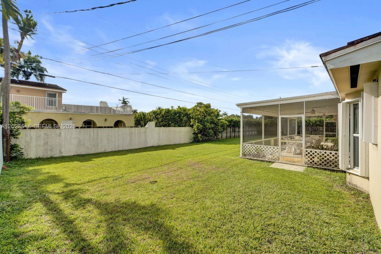 8521 SW 86th Ct Miami, FL 33143