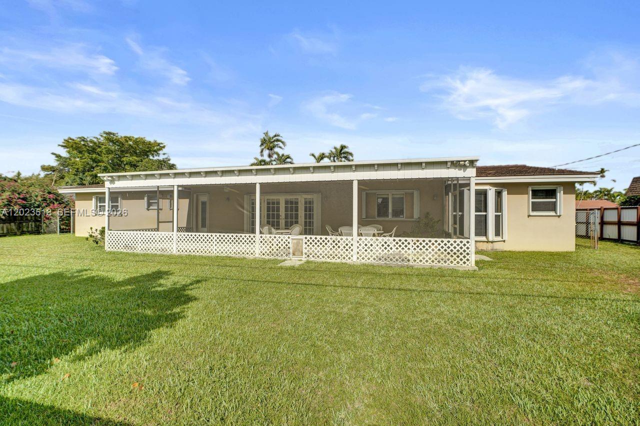 8521 SW 86th Ct Miami, FL 33143