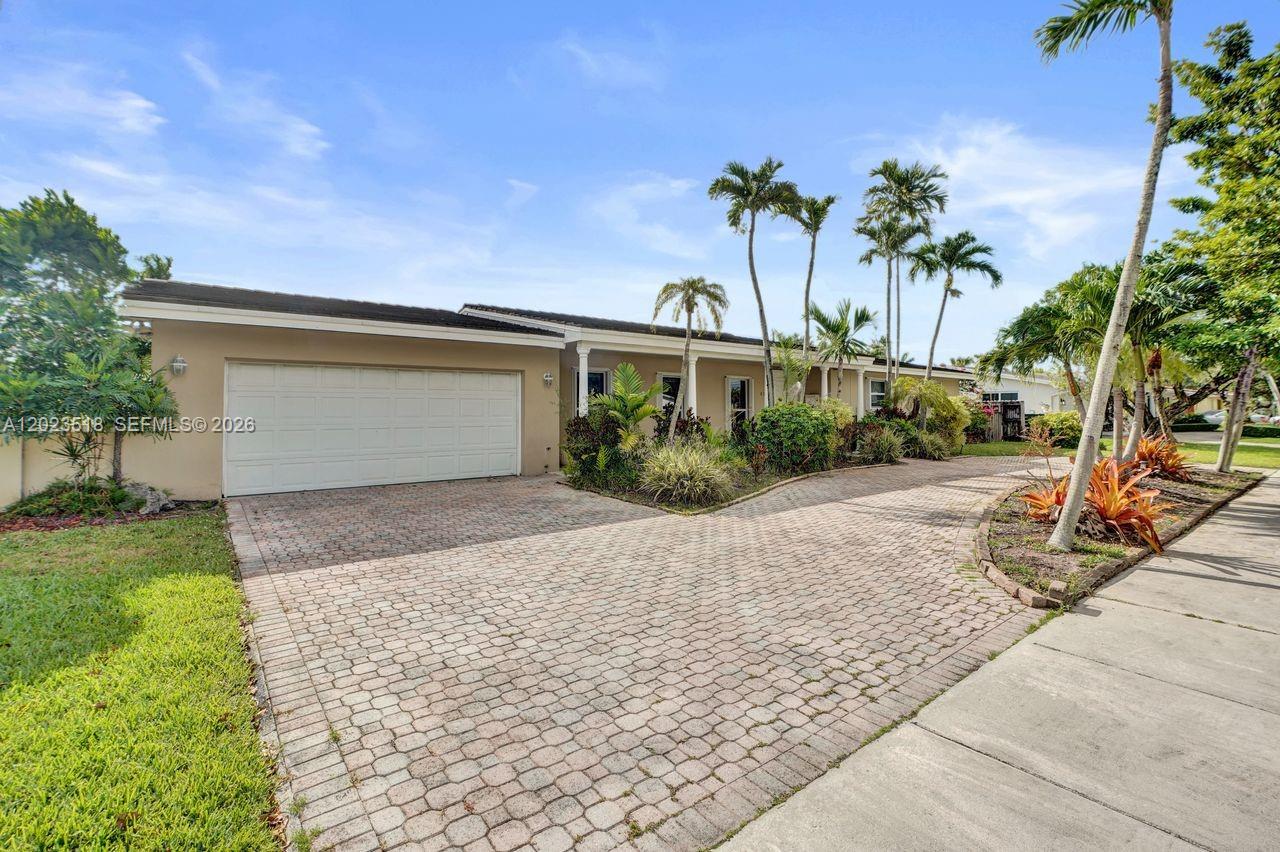 8521 SW 86th Ct Miami, FL 33143