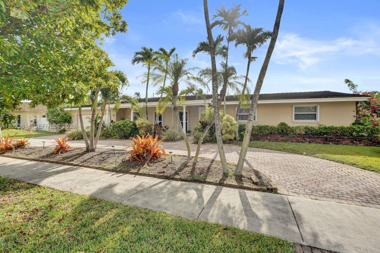 8521 SW 86th Ct Miami, FL 33143
