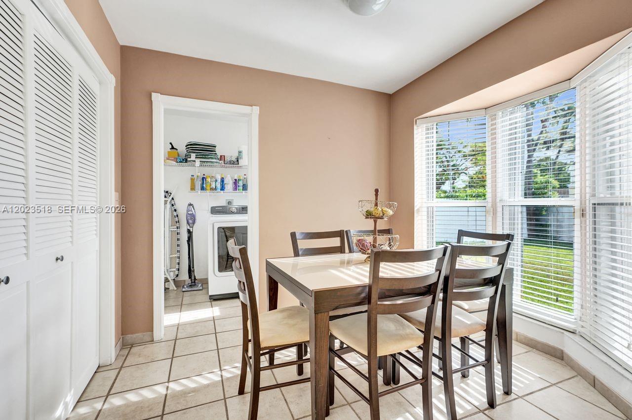 8521 SW 86th Ct Miami, FL 33143