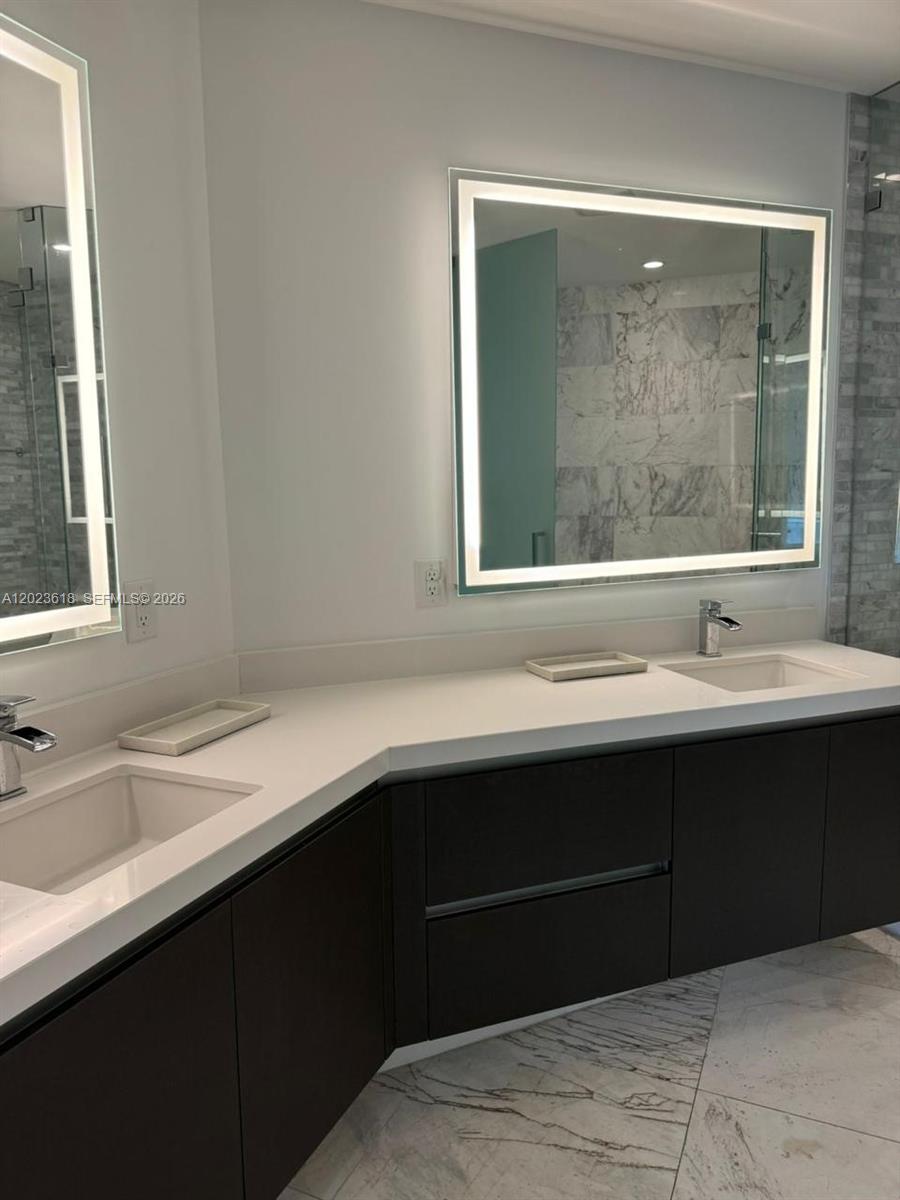 851 NE 1st Ave #1006 Miami, FL 33132