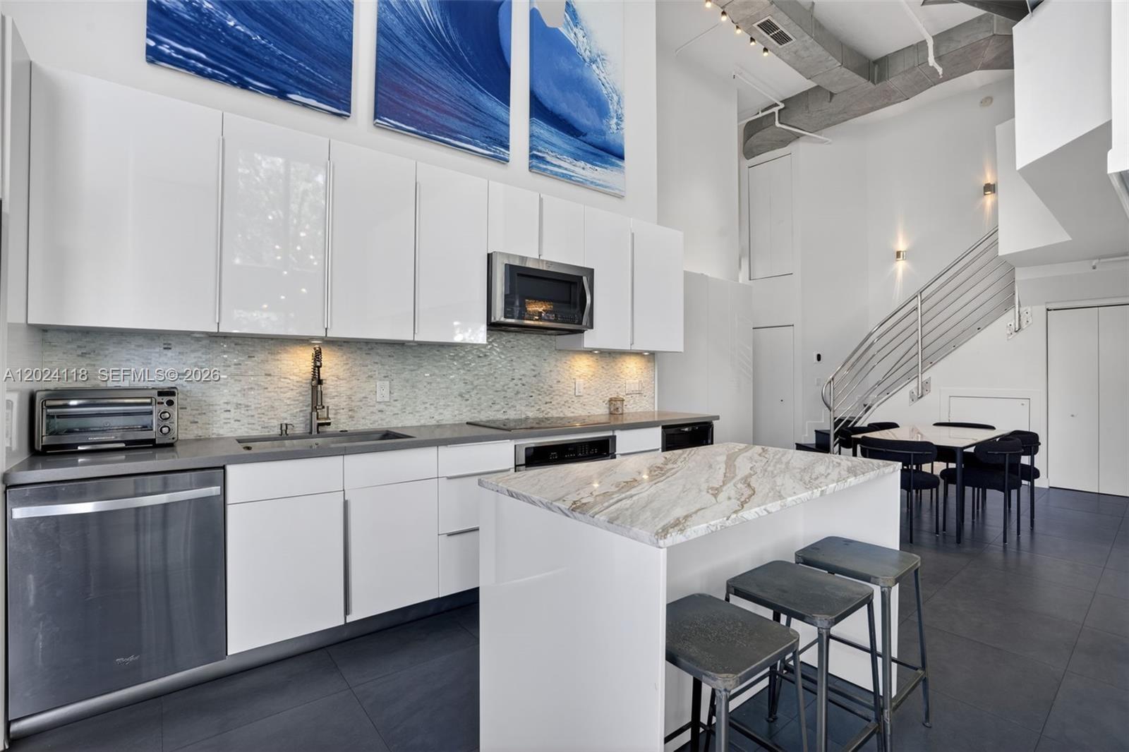 900 4th St #6 Miami Beach, FL 33139