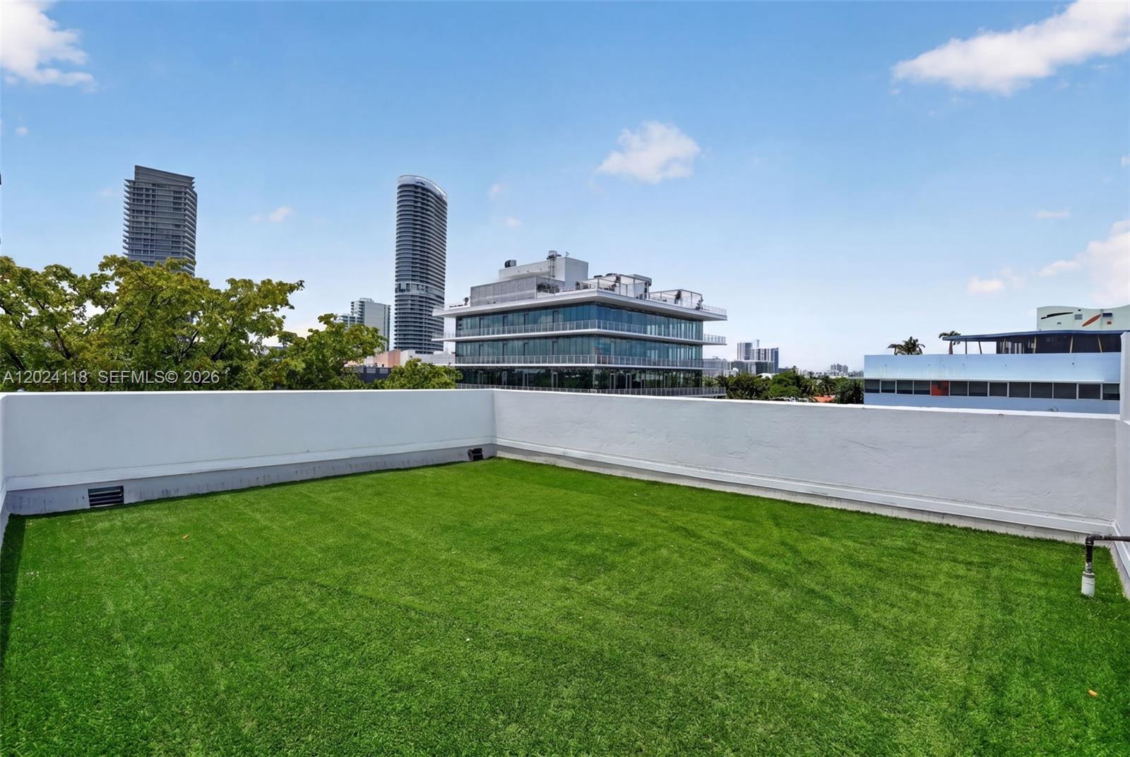 900 4th St #6 Miami Beach, FL 33139