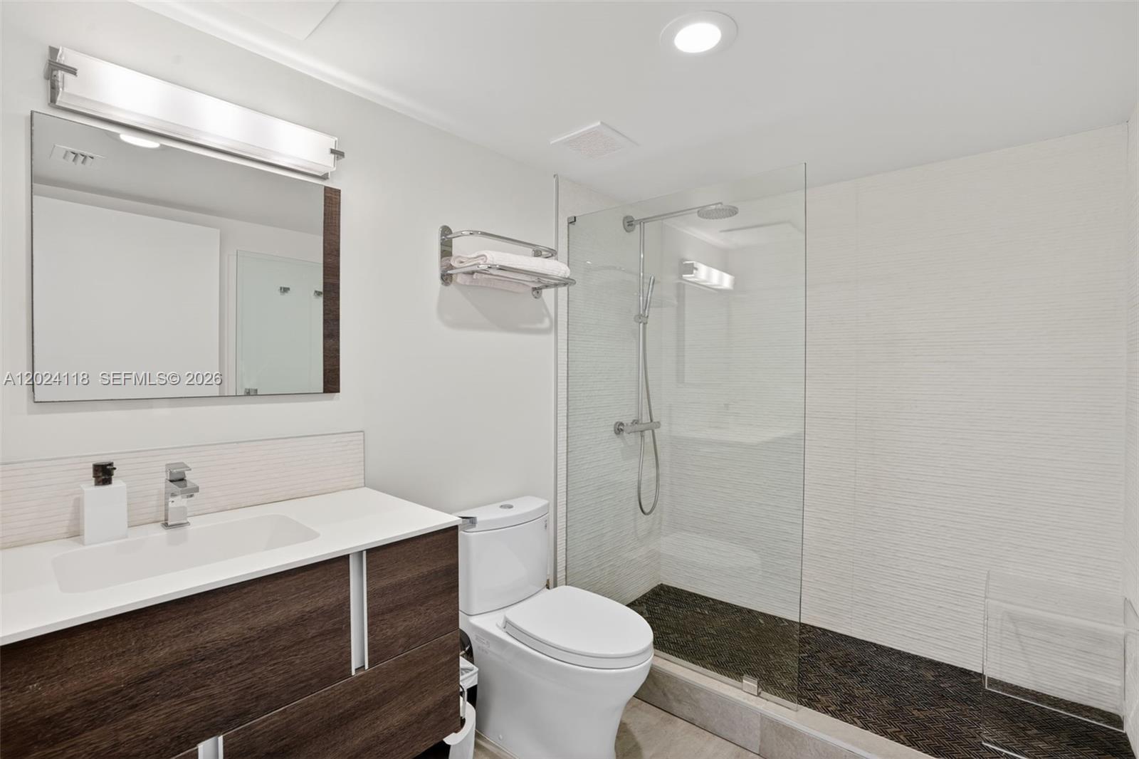 900 4th St #6 Miami Beach, FL 33139
