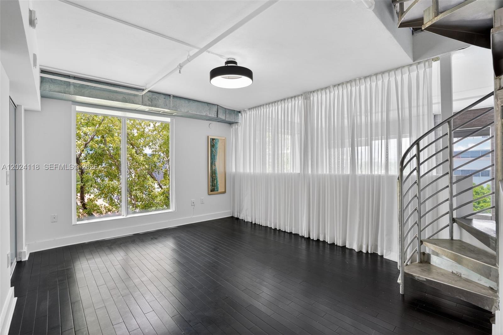 900 4th St #6 Miami Beach, FL 33139