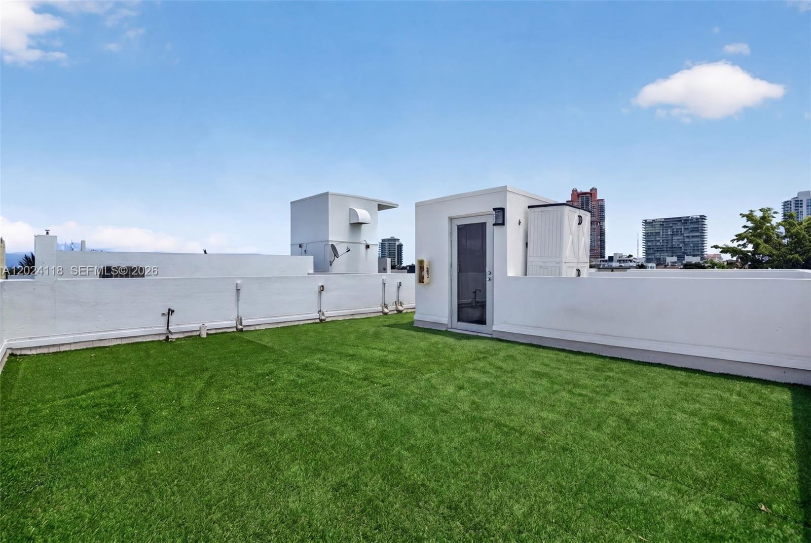900 4th St #6 Miami Beach, FL 33139