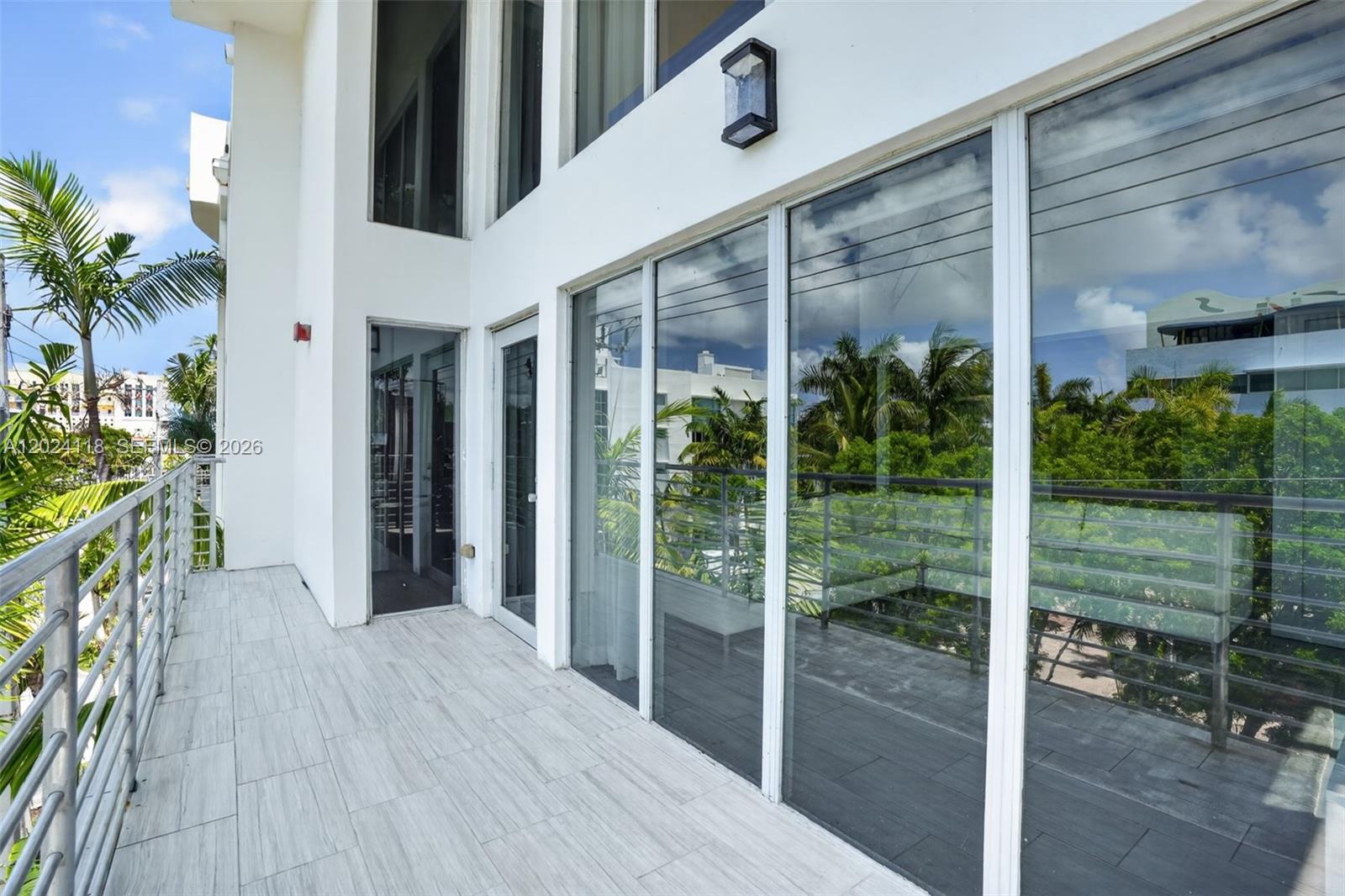 900 4th St #6 Miami Beach, FL 33139