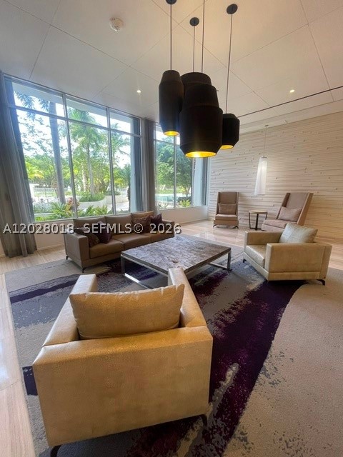 image Arlen House East14