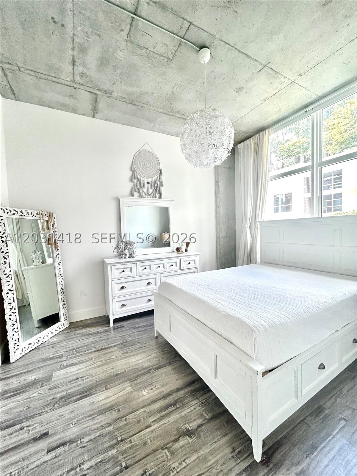 image Cite on the Bay West7