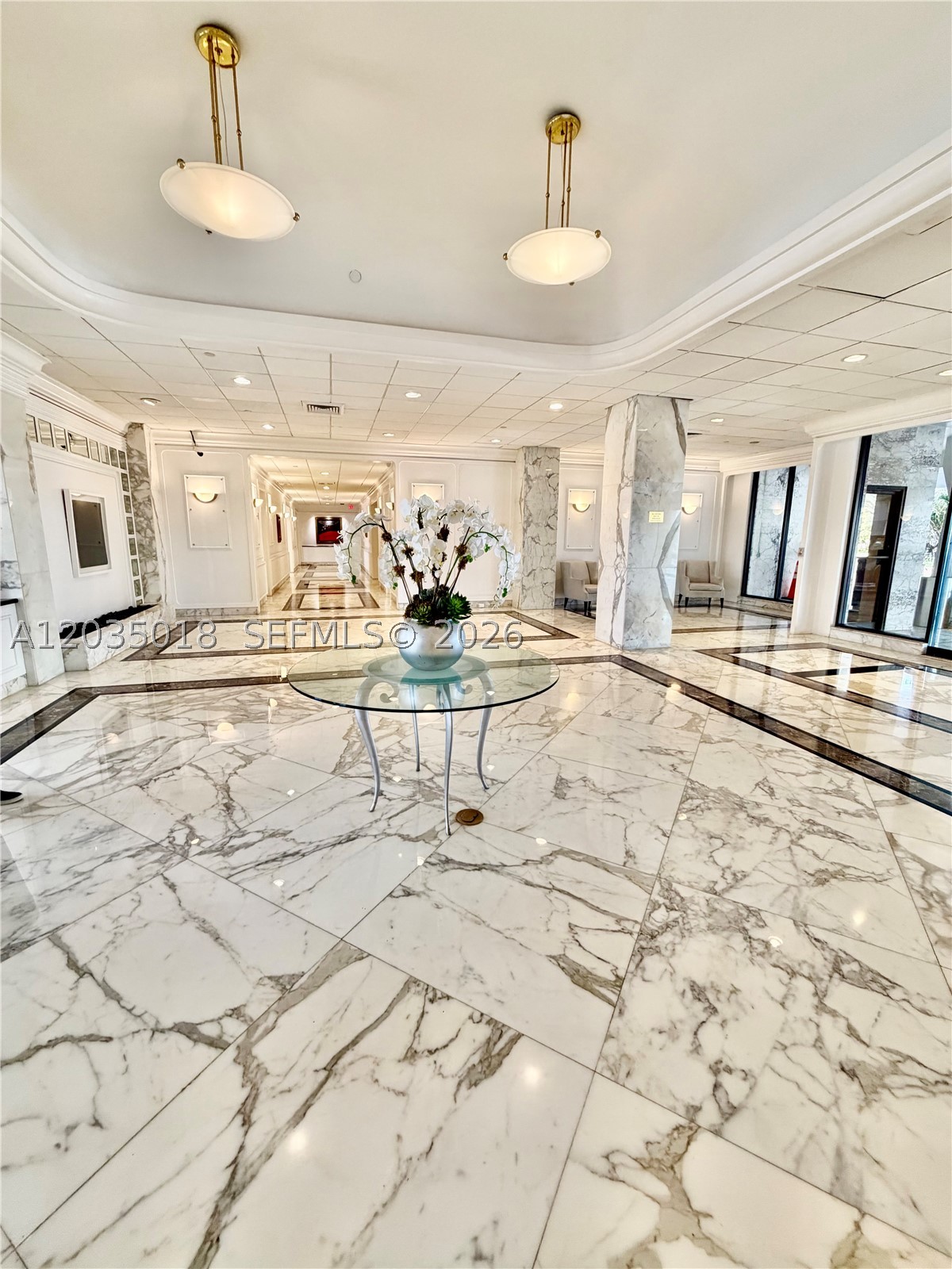 5700 Collins Ave #14M