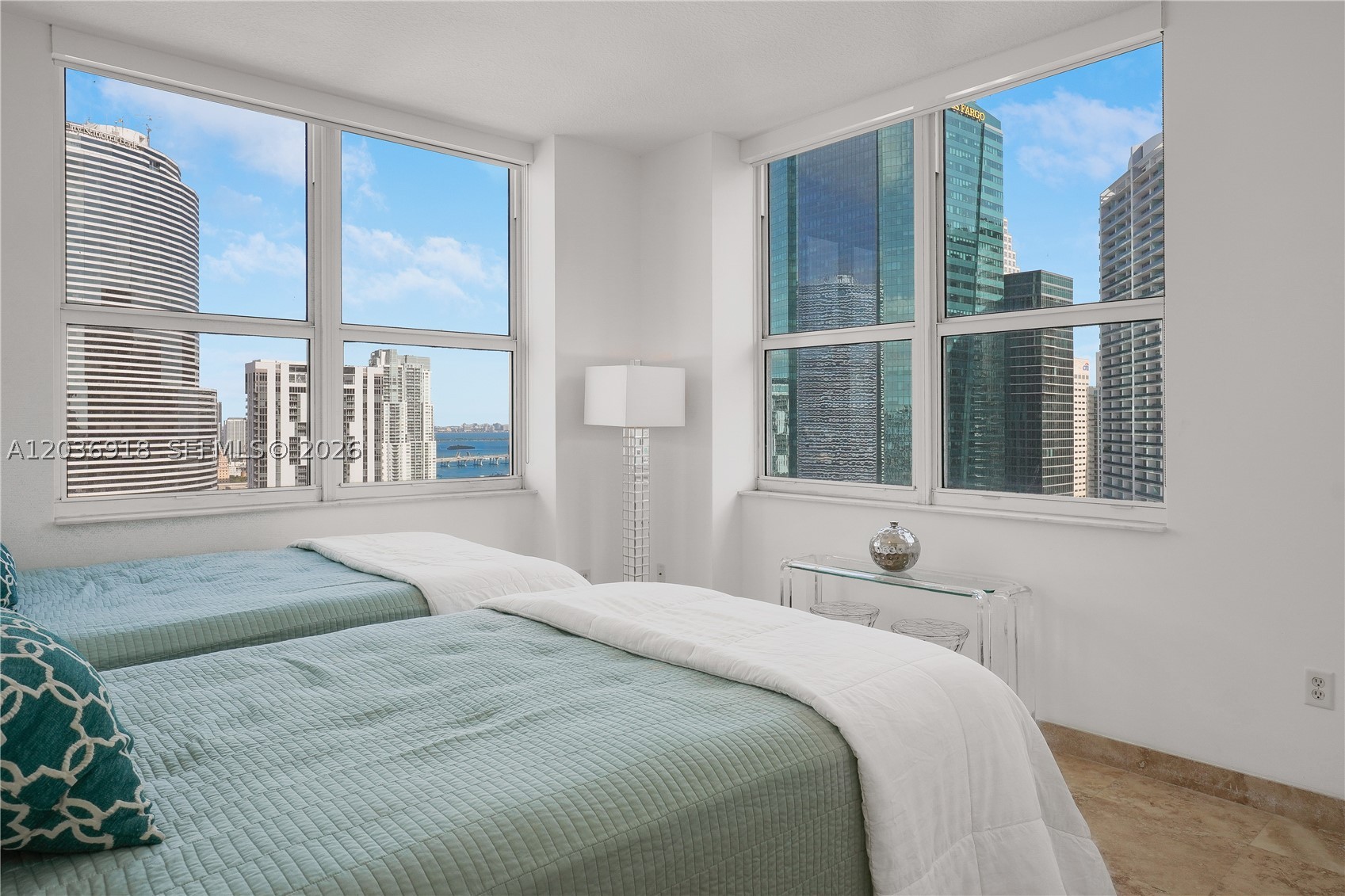 image Brickell on the River North19