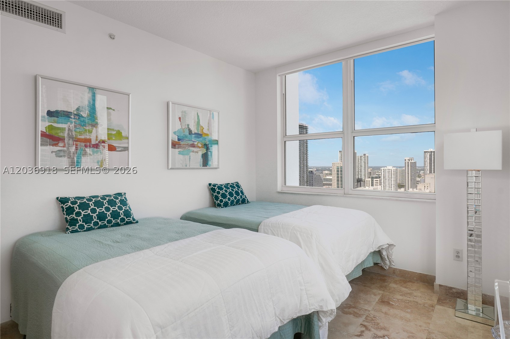 image Brickell on the River North20