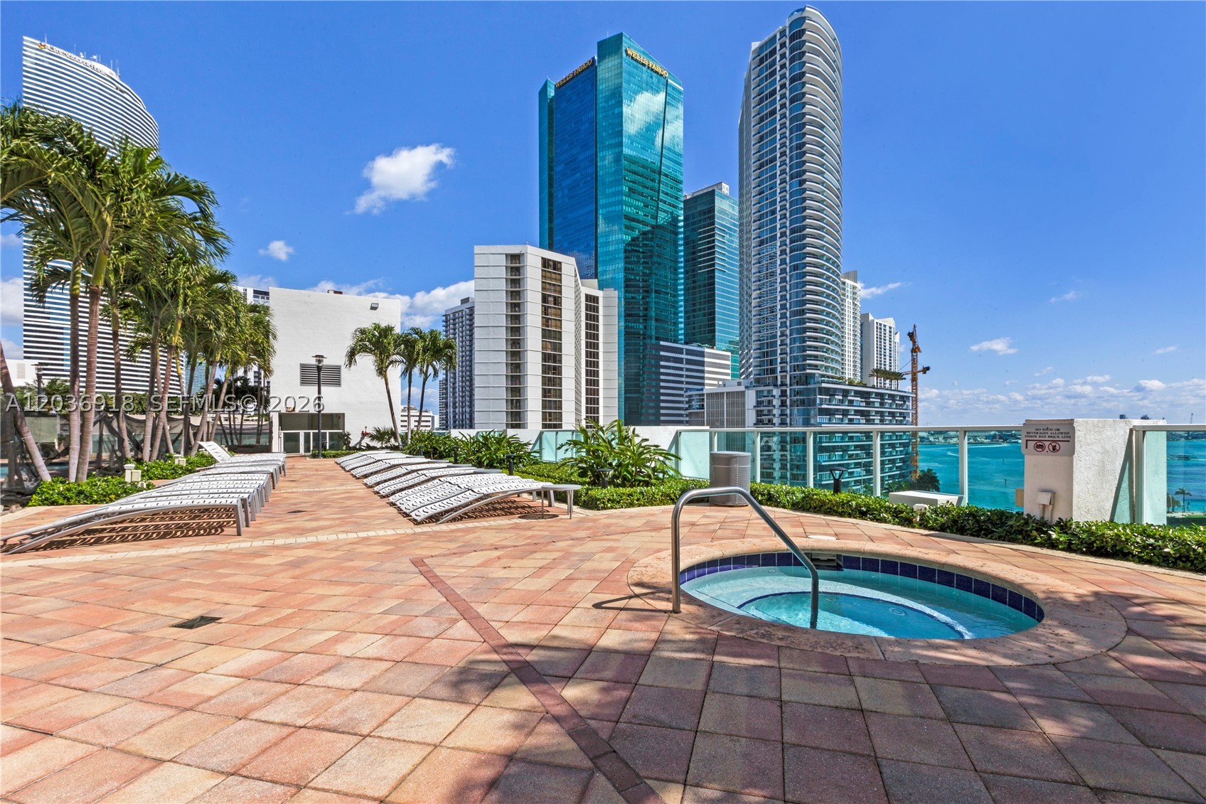 image Brickell on the River North23