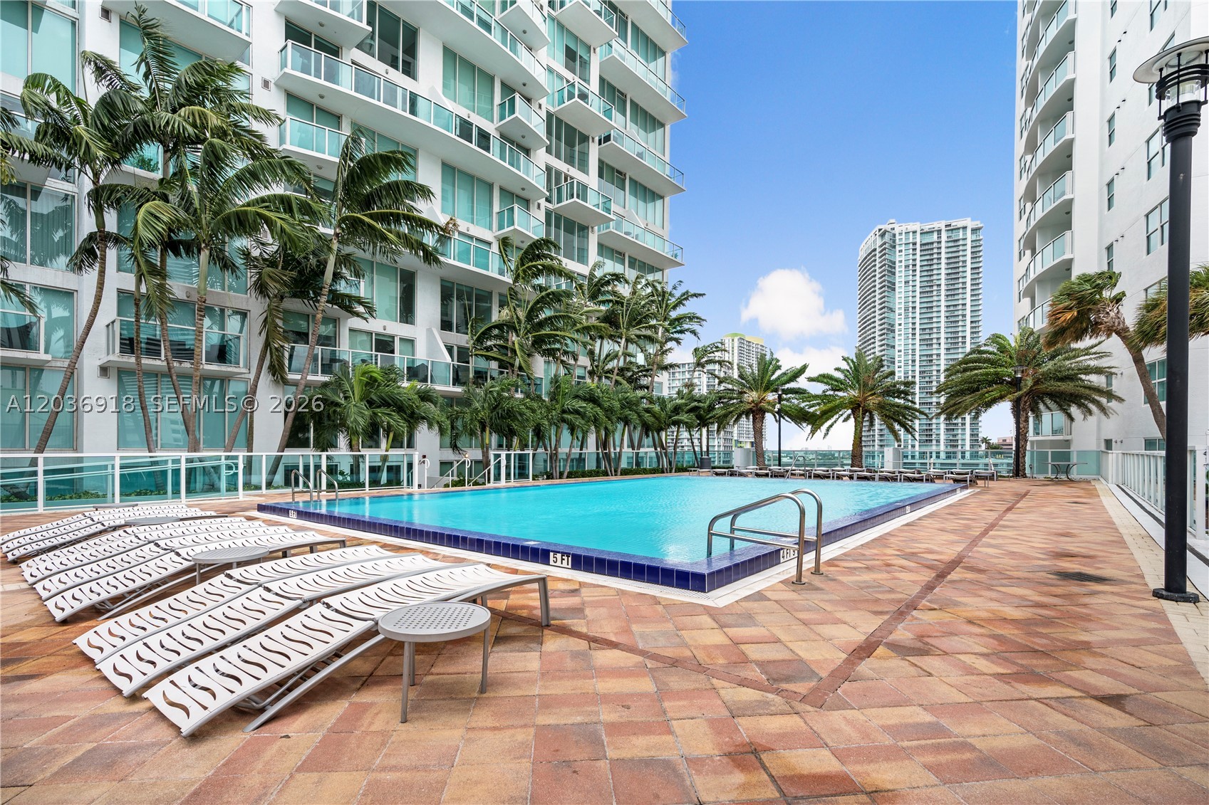 image Brickell on the River North24