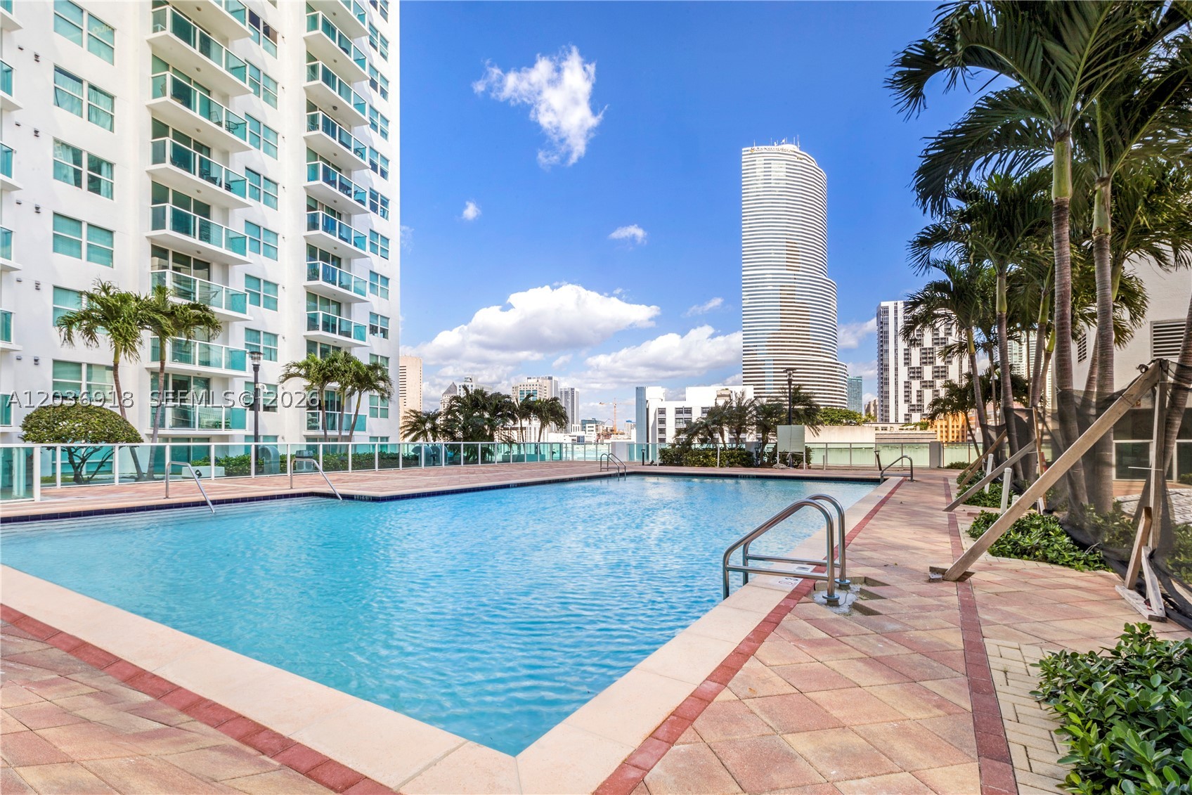 image Brickell on the River North26
