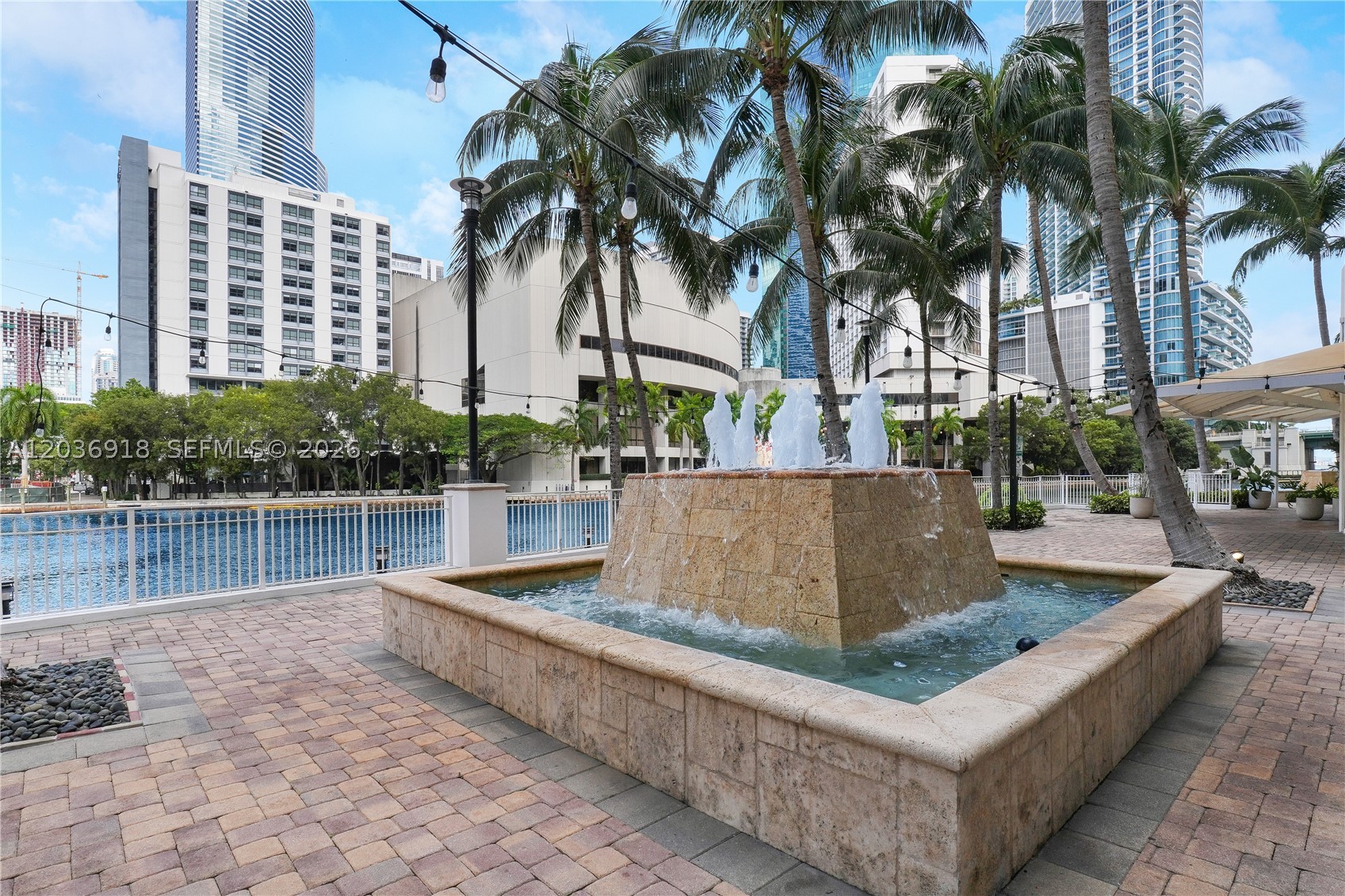 image Brickell on the River North27