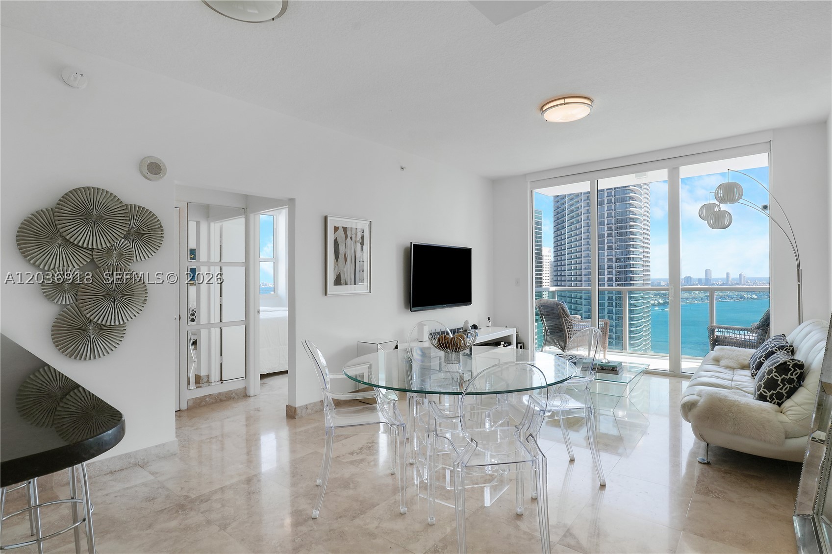 image Brickell on the River North2