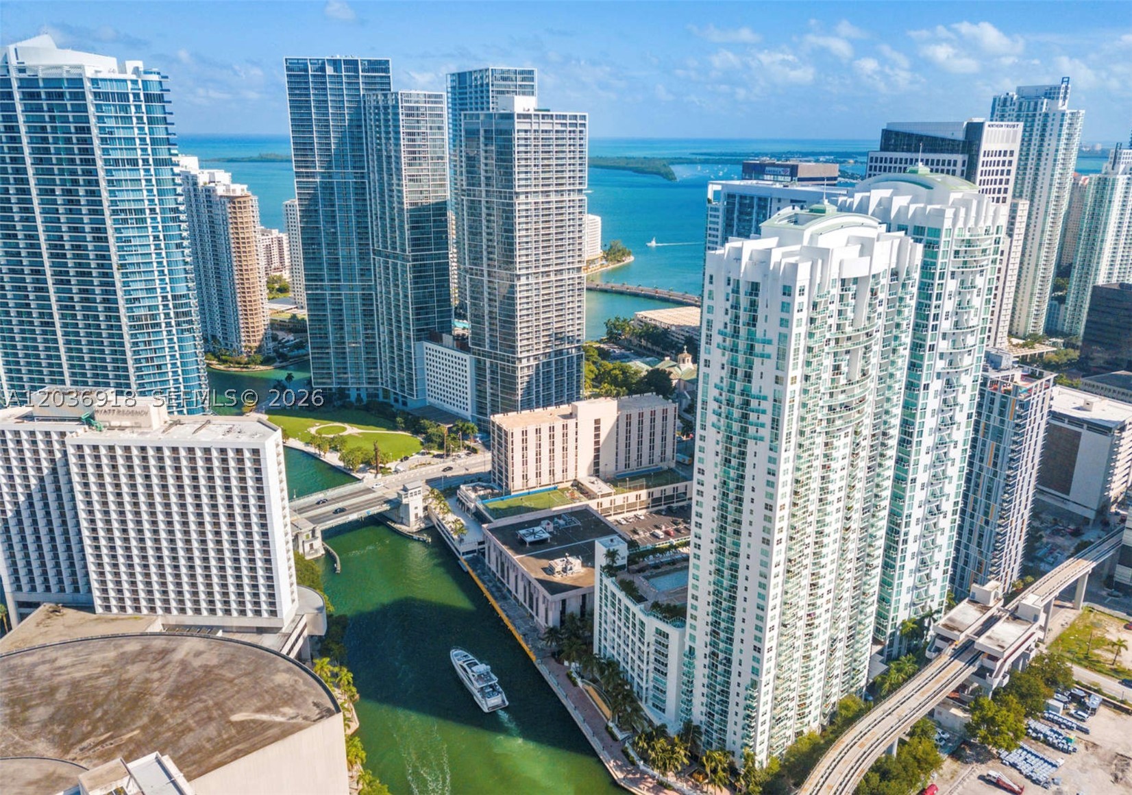 image Brickell on the River North34