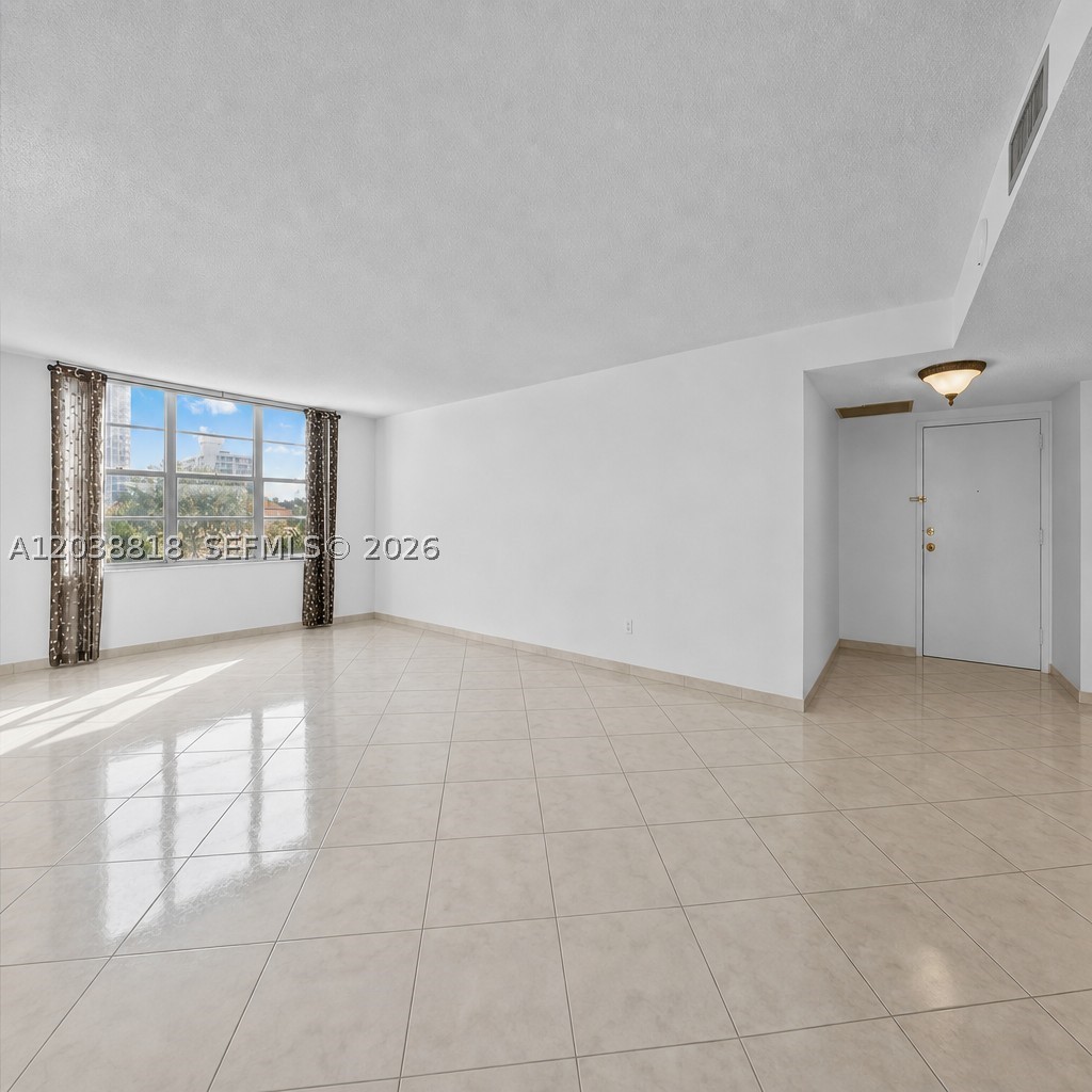 image Winston Towers 3006