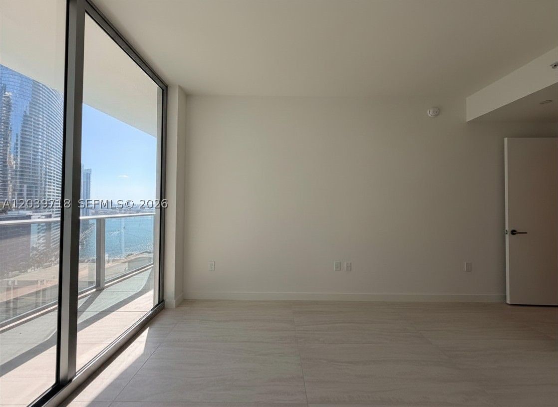 77 SE 5th St #1903 Miami, FL 33131