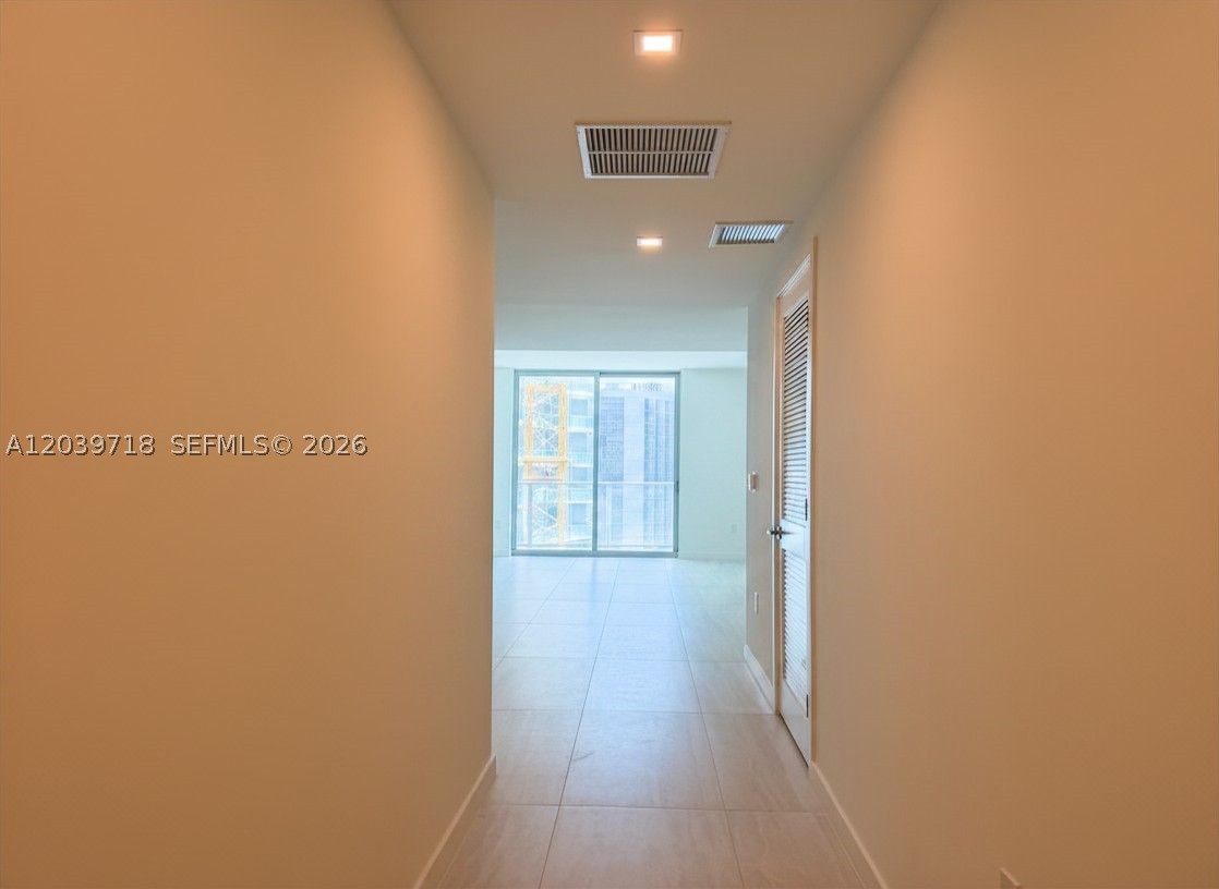 77 SE 5th St #1903 Miami, FL 33131