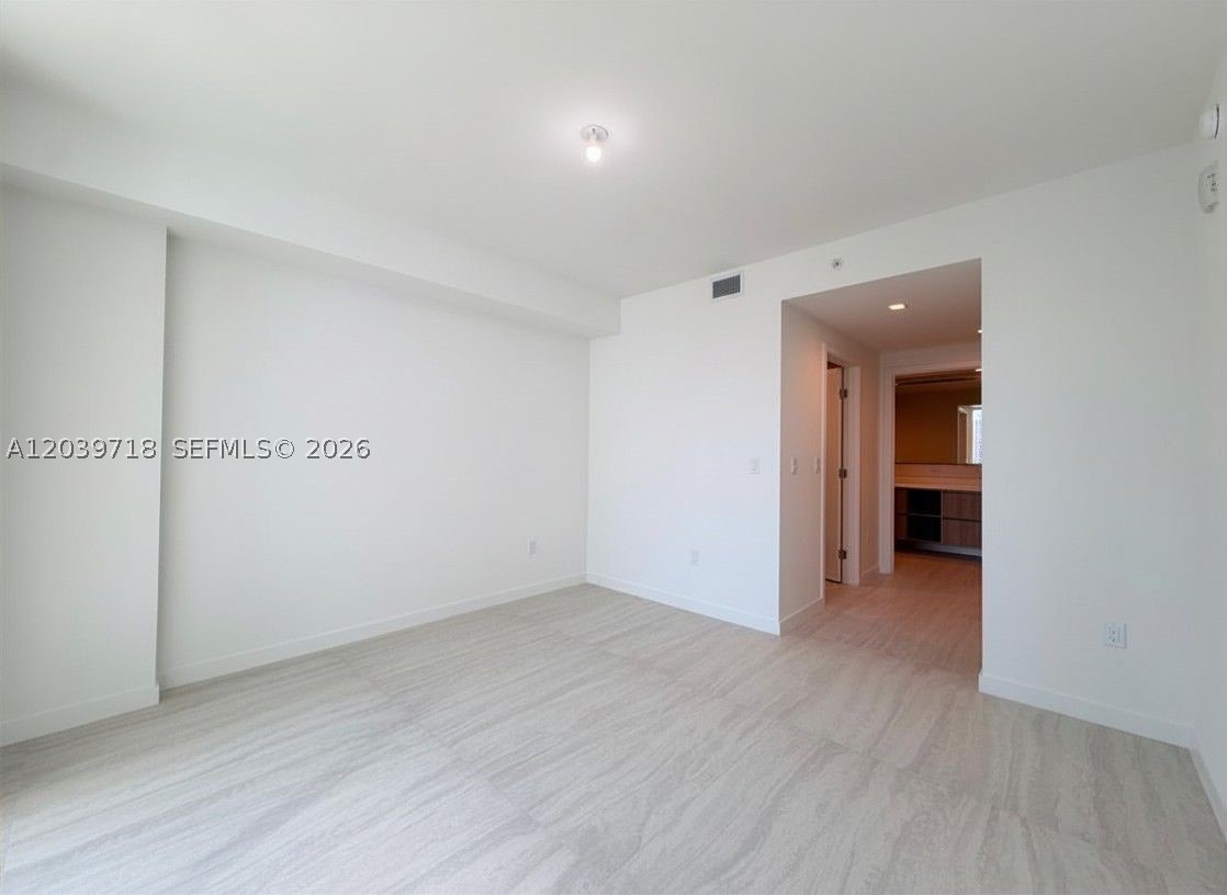 77 SE 5th St #1903 Miami, FL 33131