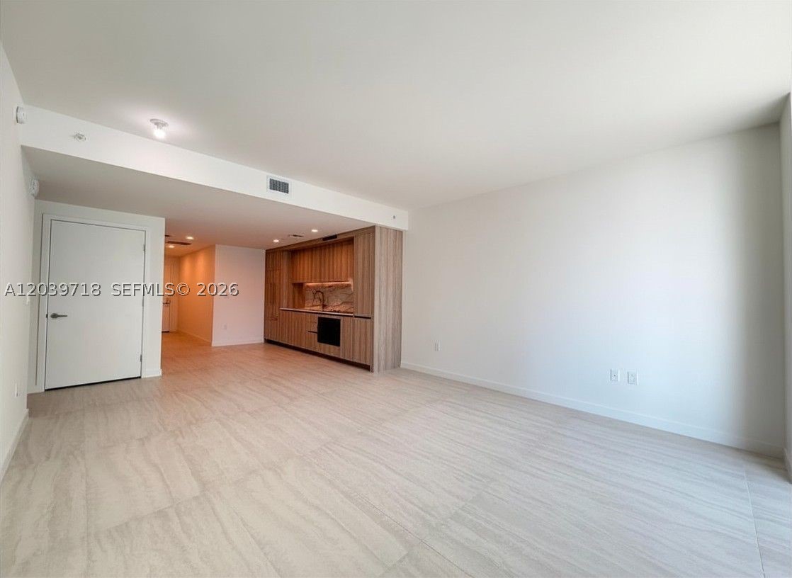 77 SE 5th St #1903 Miami, FL 33131