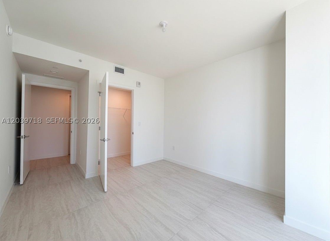 77 SE 5th St #1903 Miami, FL 33131