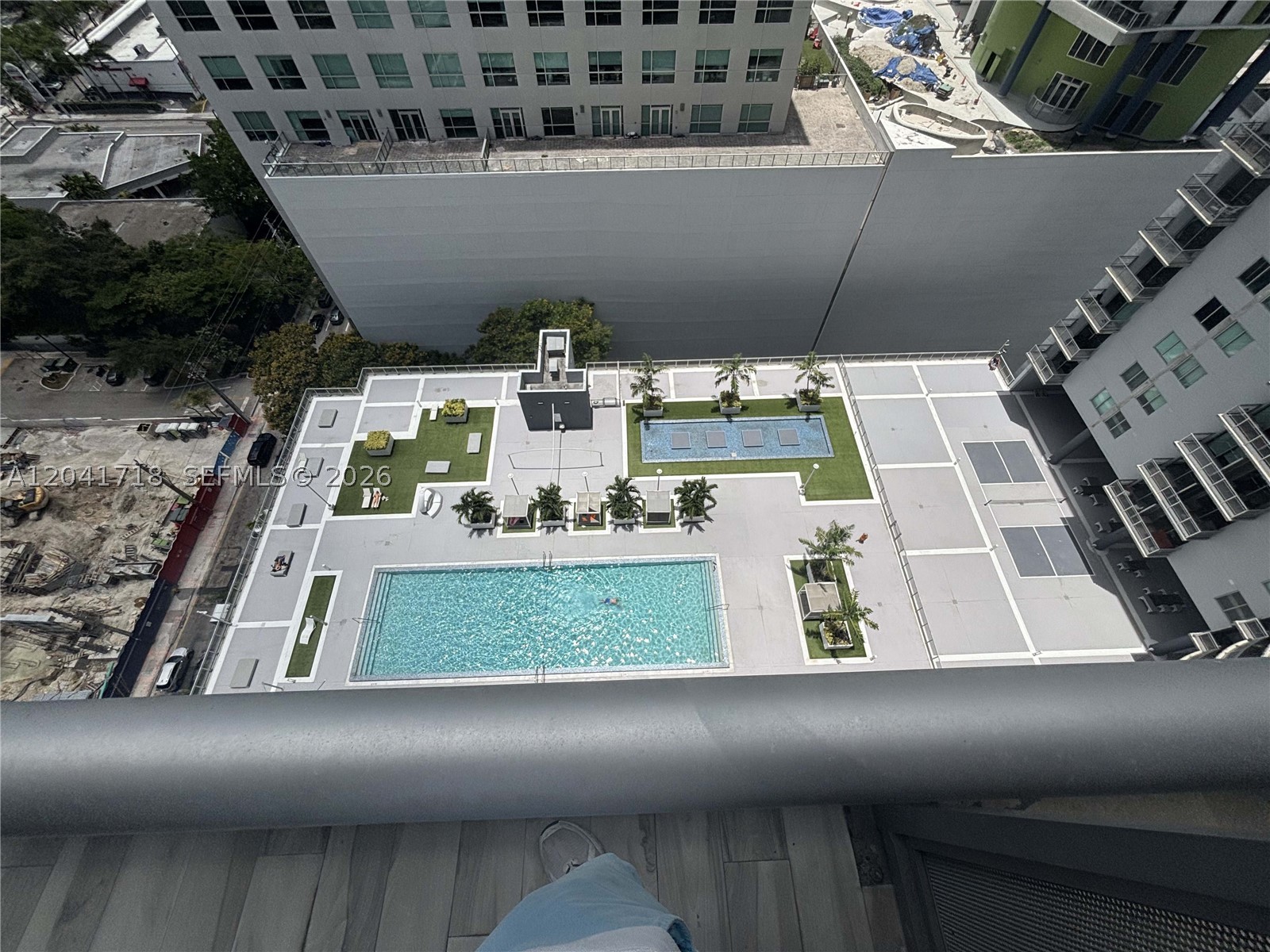 690 SW 1st Ct #2124 Miami, FL 33130