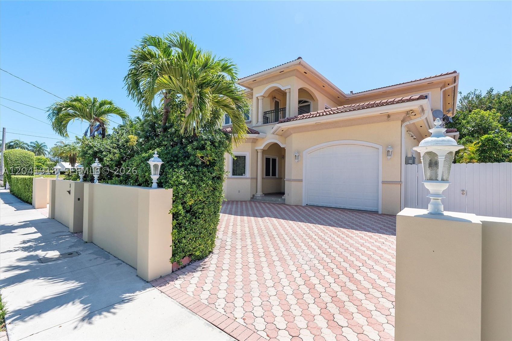 3765 Prairie Ave #3765 Miami Beach, FL 33140