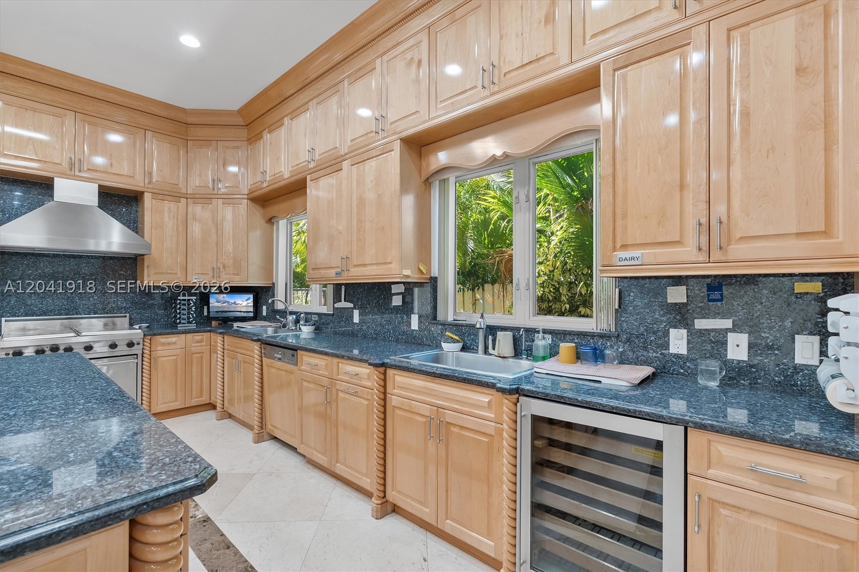3765 Prairie Ave #3765 Miami Beach, FL 33140