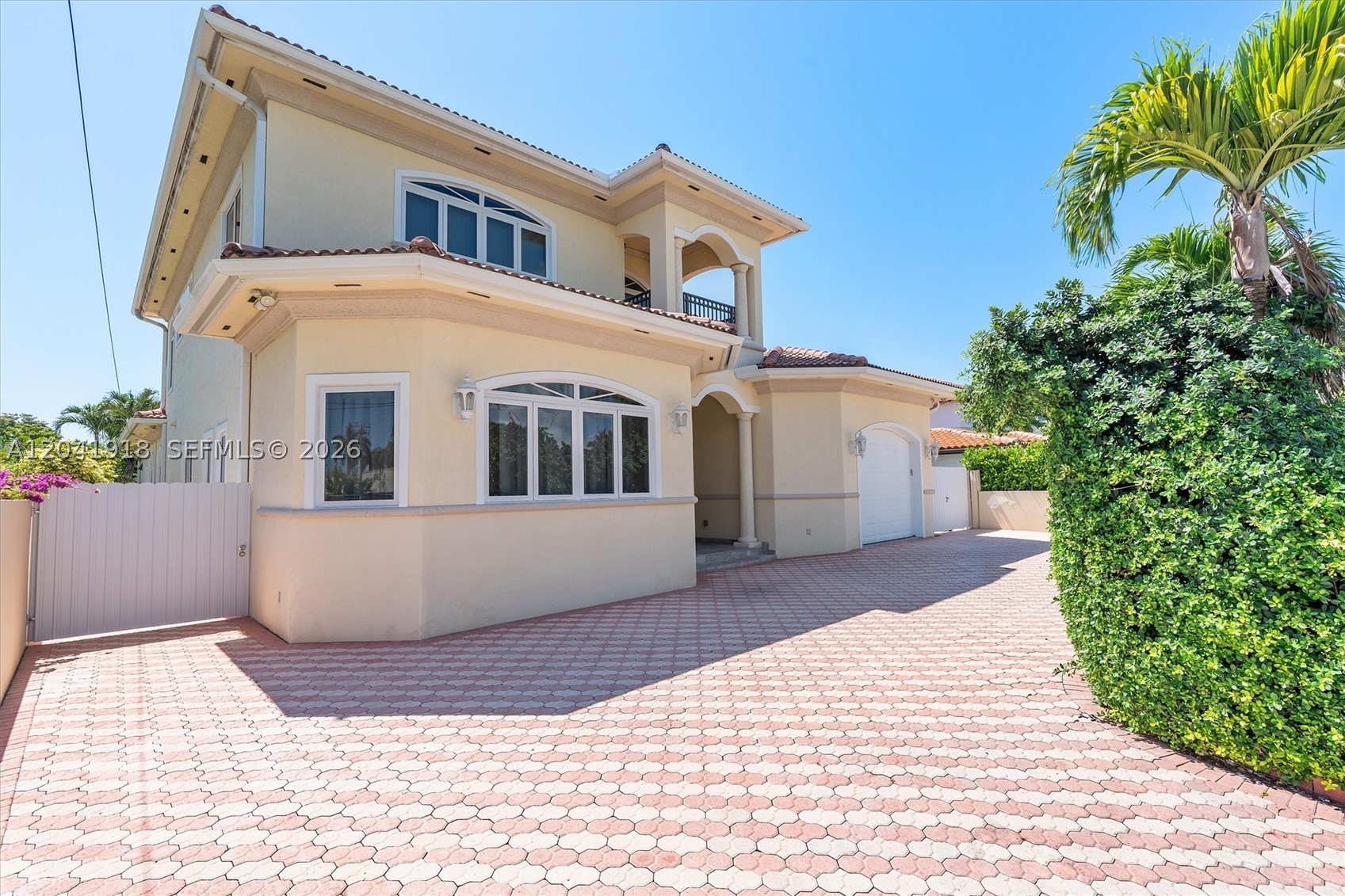 3765 Prairie Ave #3765 Miami Beach, FL 33140