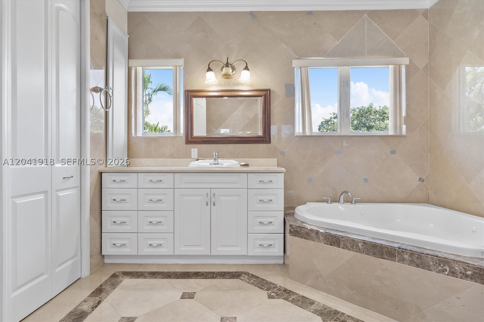 3765 Prairie Ave #3765 Miami Beach, FL 33140