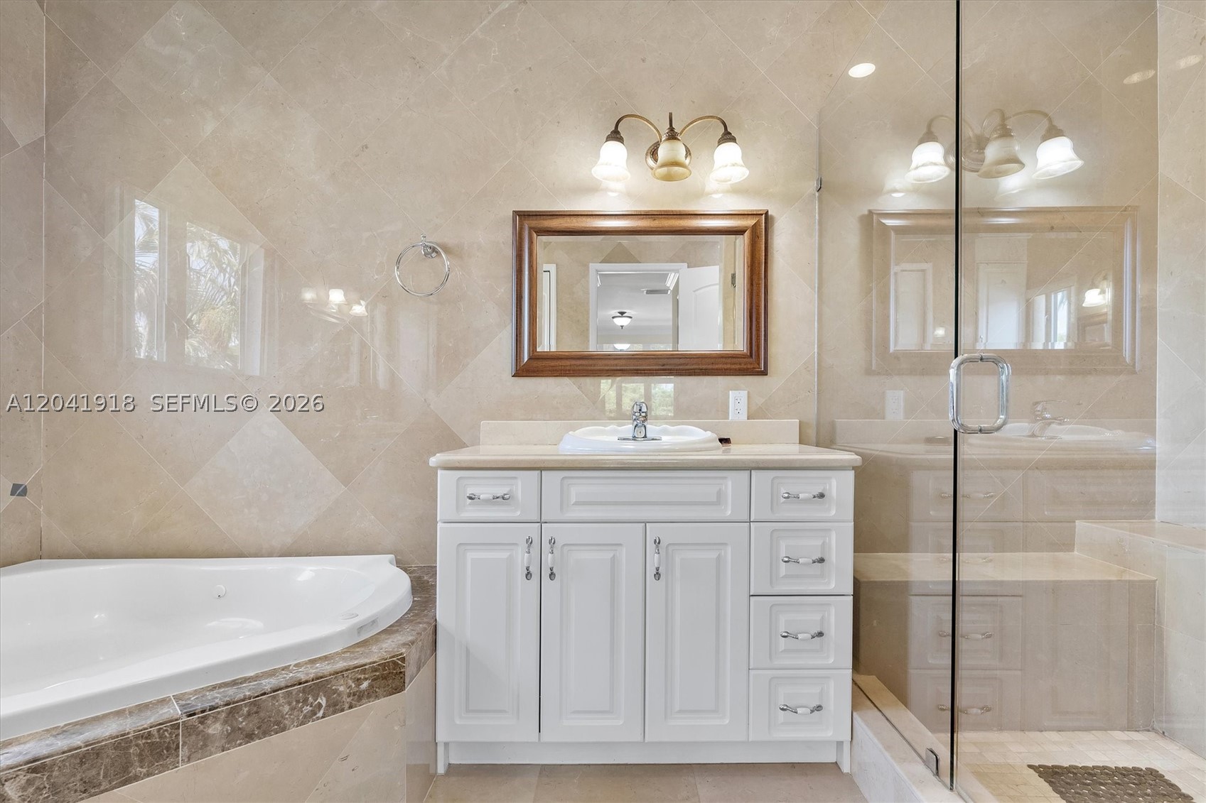 3765 Prairie Ave #3765 Miami Beach, FL 33140