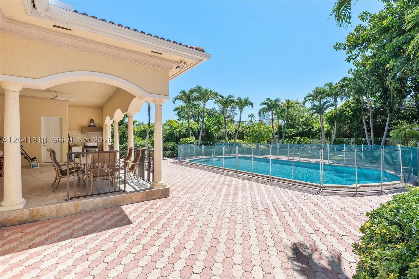 3765 Prairie Ave #3765 Miami Beach, FL 33140